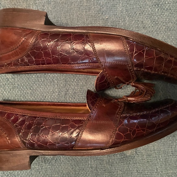 Johnston & Murphy Croc-Embossed Brown Tassel Loafers - Picture 5 of 5